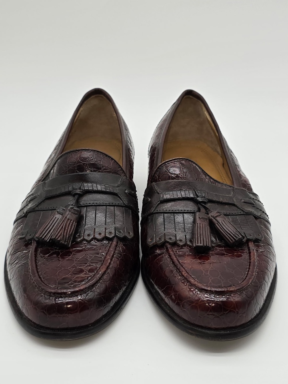 Men's Florsheim Tassel Loafers in Dark Burgundy Croc-Embossed Leather Size 8.5 - Picture 2 of 6